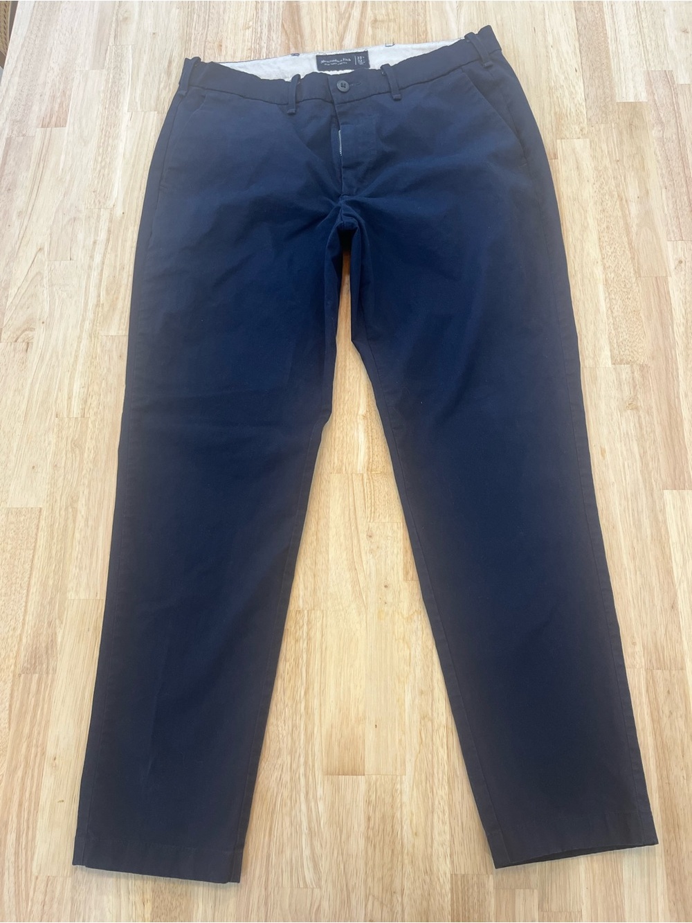 Abercrombie & Fitch Men's Dark Navy Chino Pants